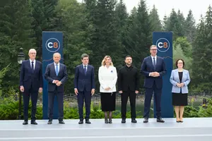 Учасники установчого саміту «Карпатської вісімки» в Буковелі