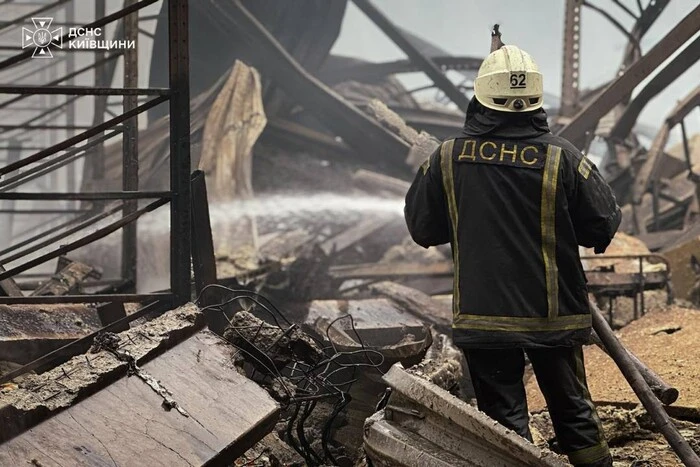 Атака на Київщину забрала життя жінки та двох дітей
