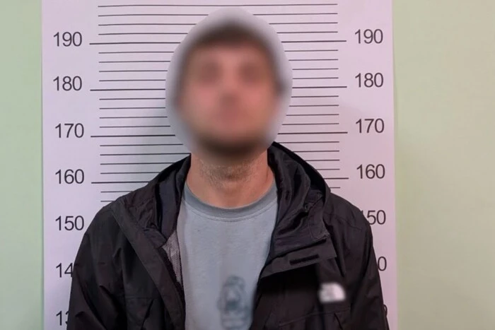 На Київщині чоловік влаштував стрілянину біля дитячого майданчика, є поранені