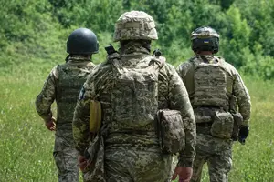 Однією з головних причин того, що військові йдуть у СЗЧ, Луценко називає проблеми ще на етапі навчальних центрів