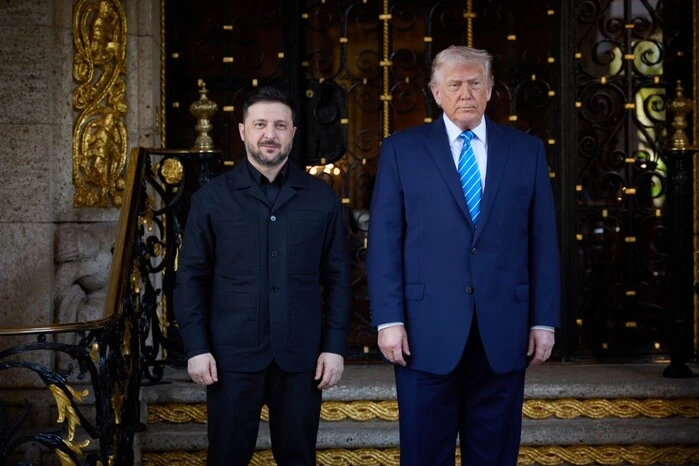 Трамп знову попросив Зеленського не бити по НПЗ Росії – Axios