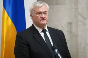 Очільник МЗС наголосив, що санкції проти росіян необхідно посилювати