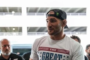 Американець у травні сав чемпіоном UFC у середній вазі