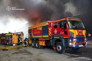 Російська атака спричинила пожежу на підприємстві на Житомирщині