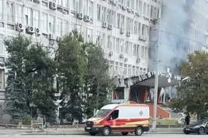 Наслідки влучання ворожого дрона у Солом’янському районі Києва