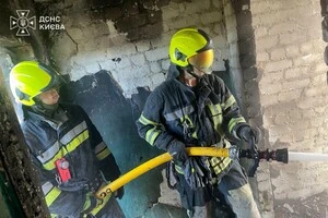 На місце події виїхали екстрені та рятувальні служби для ліквідації наслідків займання