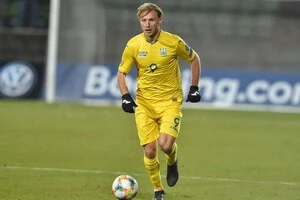 Роман Безус у футболці української збірної