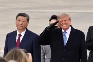 Трамп здригнувся від гуркоту літаків під час зустрічі із Сі Цзіньпіном