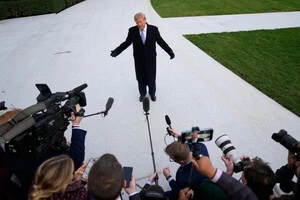 Суд повернув CNN, Politico та MS NOW доступ до Білого дому всупереч рішенню Трампа