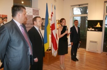 ІСП презентував фотовиставку «Грузія 2000 vs. Грузія 2011» у Ялті