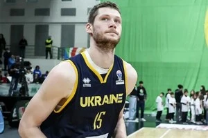 Ростислав Новицький відіграв 21 хвилину, набрав 15 очок, зробив 3 підбирання