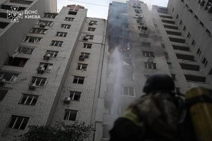Безпілотник влучив у багатоповерхівку на рівні 7–10 поверхів