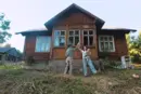 Подружжя придбало стару бойківську хату у карпатській глушині та взялося за її відновлення 