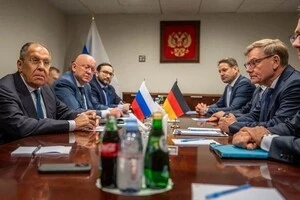 За інформацією російського МЗС, ініціатором зустрічі виступила німецька сторона
