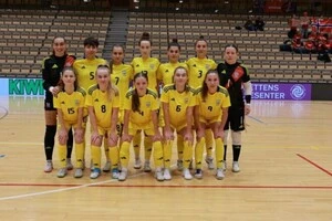 У жовтні синьо-жовті зіграють три поєдинки