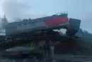 У Росії після атаки дронів обвалився міст: з рейок зійшли десятки вагонів