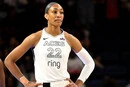 Зірка WNBA А’джа Вілсон випадково збила працівницю арени перед матчем: відео стало вірусним