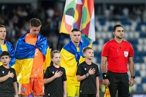 Олександр Зубков (у центрі) опанував нову роль