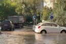 У Голосіївському районі прорвало магістральний водопровід: без води школа та садок