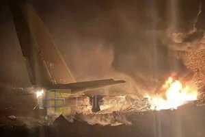 Після падіння літака на місці спалахнула пожежа
