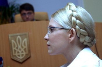 Тимошенко бьют по рукам