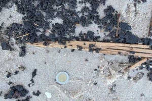 Польща закрила пляжі через загадкове забруднення Балтійського моря