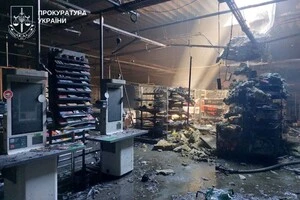 Наслідки ворожого удаоу по супермаркету в Іванковичах