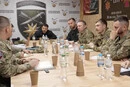 Зеленський провів нараду з військовими командирами на Лиманському напрямку