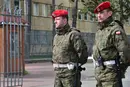 Троє людей постраждали після відкриття посилки у штабі військової поліції Польщі