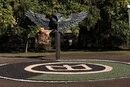 Символ розвідки: у Києві до Дня захисників і захисниць України відкрито монумент сови