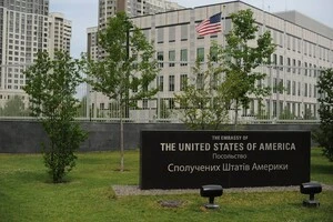Західні посольства отримали запасний план евакуації на випадок загрози Києву