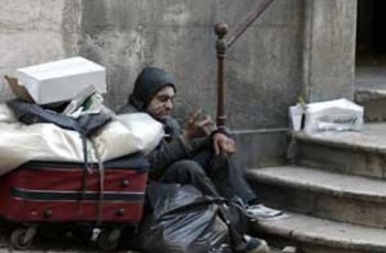 Неплательщиков начали выселять из квартир