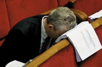 Незачет: во время сессии парламент пытался принять реформы, но в итоге получились лоббистские законы