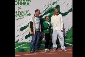 Матвій Сафонов (крайній праворуч) є амбасадором «ЕкоНиви»