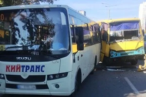 За попередньою інформацією правоохоронців, унаслідок ДТП постраждали троє людей