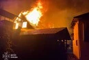 Нічна пожежа у Голосіївському районі: палав триповерховий будинок, є постраждалий (фото)