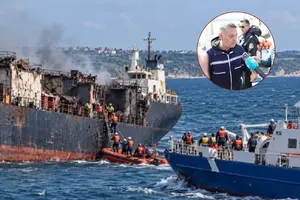 За словами члена екіпажу, вибух стався під водою