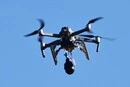 У Сумах російський дрон атакував людей поблизу торгового центру