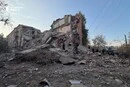 Ракета влучила у п'ятиповерхівку в Прилуках, людей дістають з-під завалів