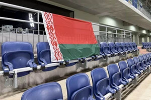 УЄФА дозволяє Білорусі брати участь у футбольних турнірах на рівні збірних, однак з серйозними обмеженнями