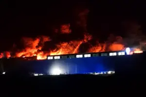 Масштабна пожежа на заводі 
