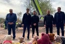 Зеленський прибув на місце ракетного удару в Прилуках, де загинули 22 людини (відео)