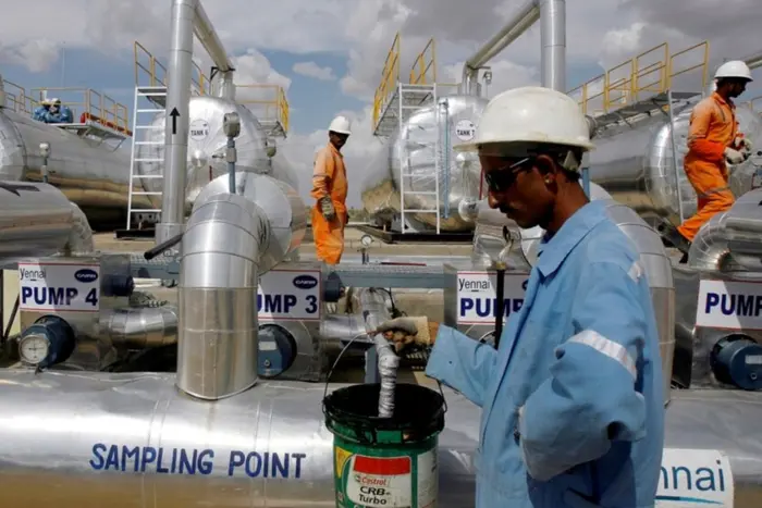 Індія різко скоротила закупівлі російської нафти – Bloomberg