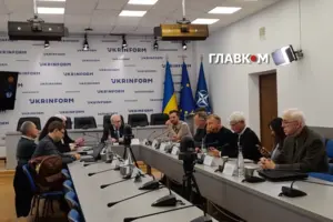 Учасники круглого столу «Україна — ЄС: стан, виклики та перспективи нового етапу євроінтеграції»
