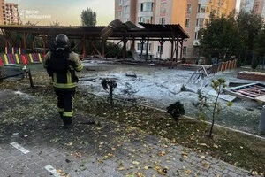 На місці падіння дрону почалася пожежа