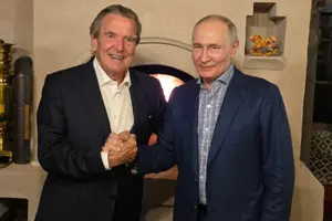 Герхард Шредер був разом із Путіним, коли диктатор святкував свій день народження