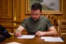 Зеленський скасував сім указів Януковича та Порошенка