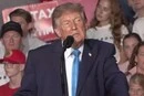 Дональд Трамп зʼявився на публіці у бюджетному костюмі: яка ціна