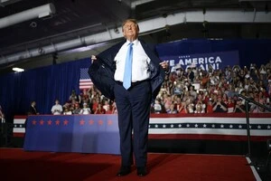 Дональд Трамп вразив американських журналістів вибором костюму