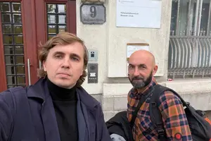 Журналіста Михайла Ткача та оператора Ярослава Бондаренка 8 жовтня затримали у Відні